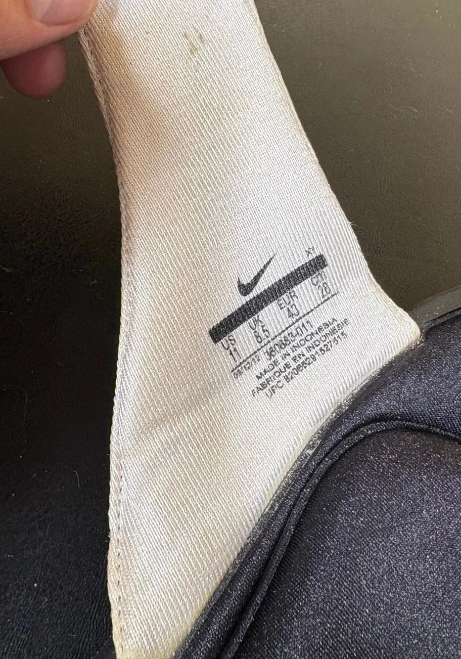 NIKE COMFORT FOOTBED, BLACK & WHITE FLIP FLOP SANDALS WITH ADJUSTABLE STRAPS SIZ